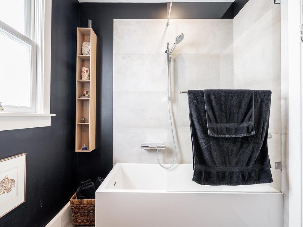 Listing Image for R3110636