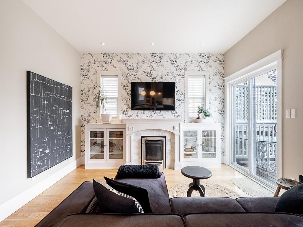 Listing Image for R3110636