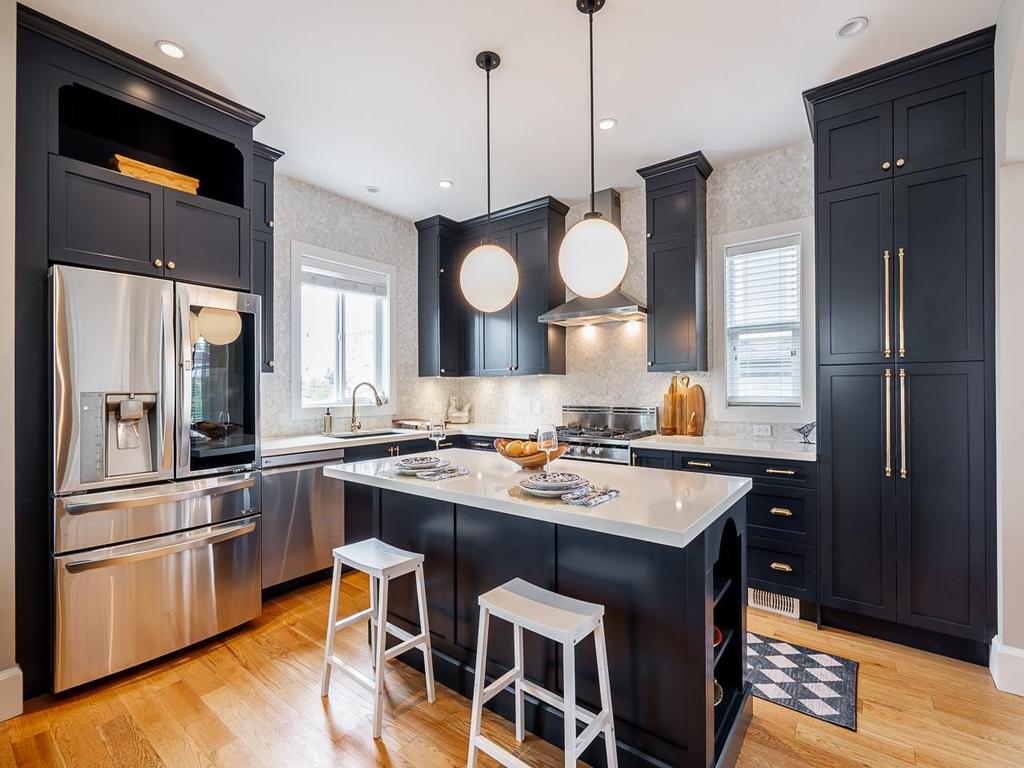 Listing Image for R3110636