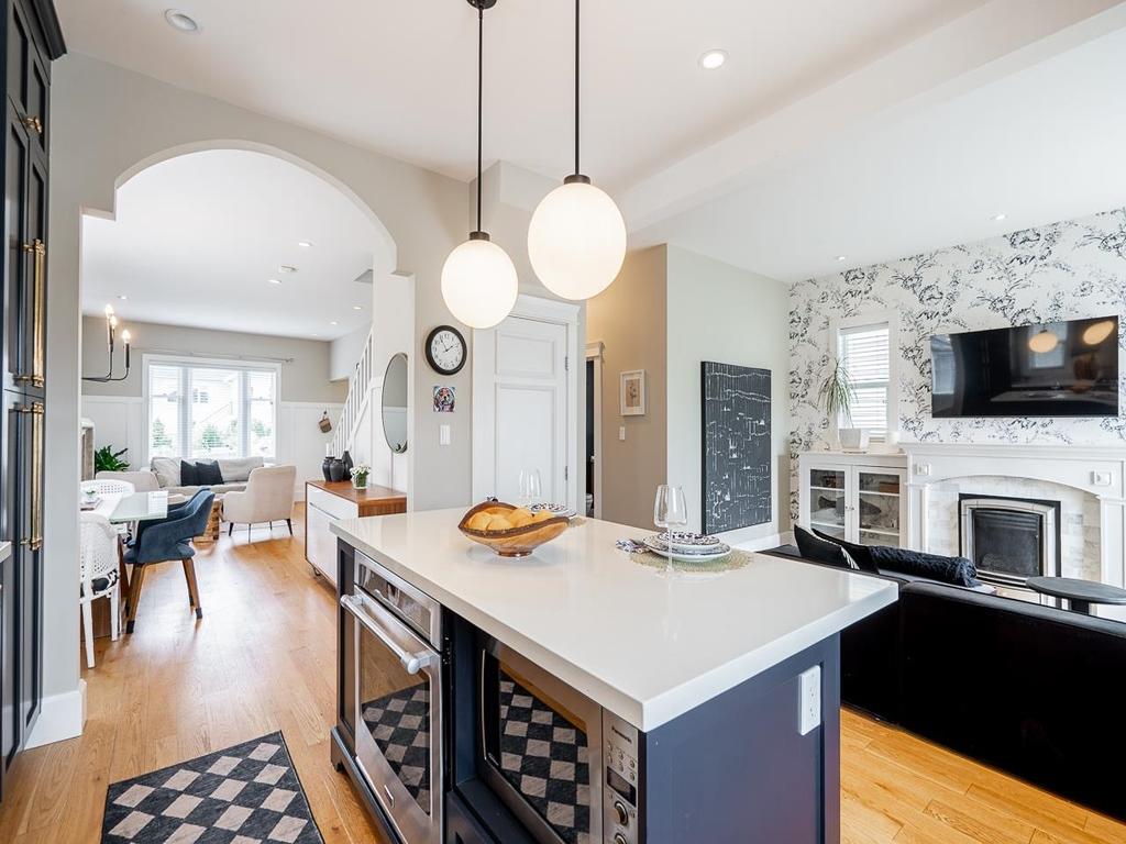 Listing Image for R3110636