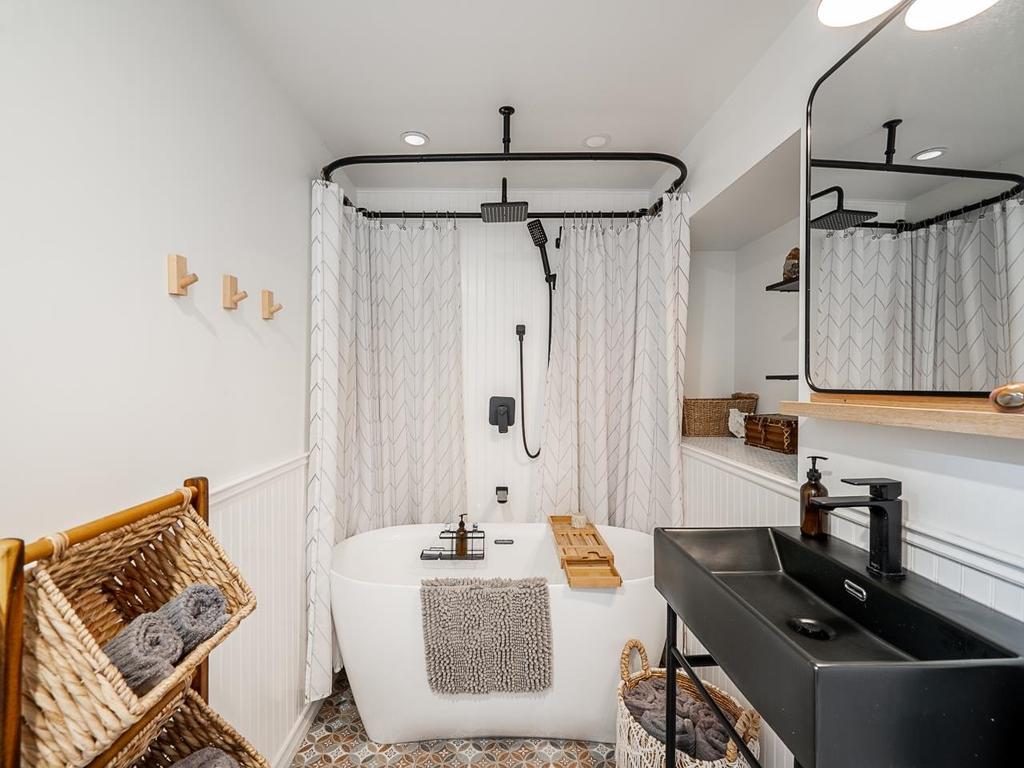 Listing Image for R3110636