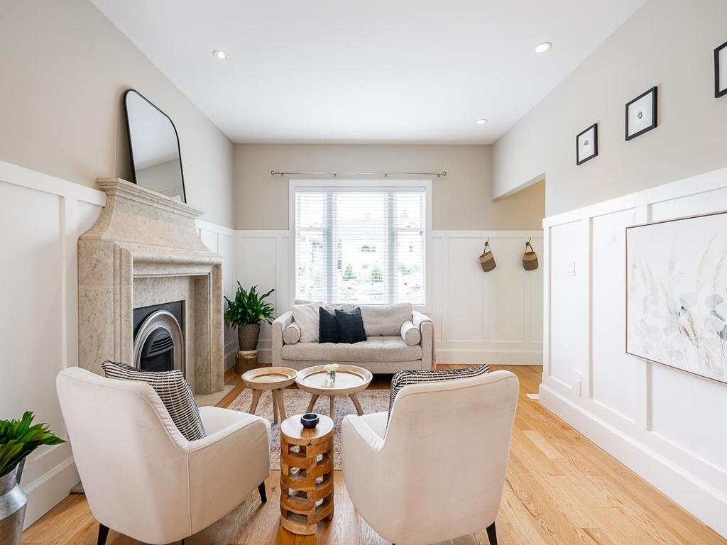 Listing Image for R3110636