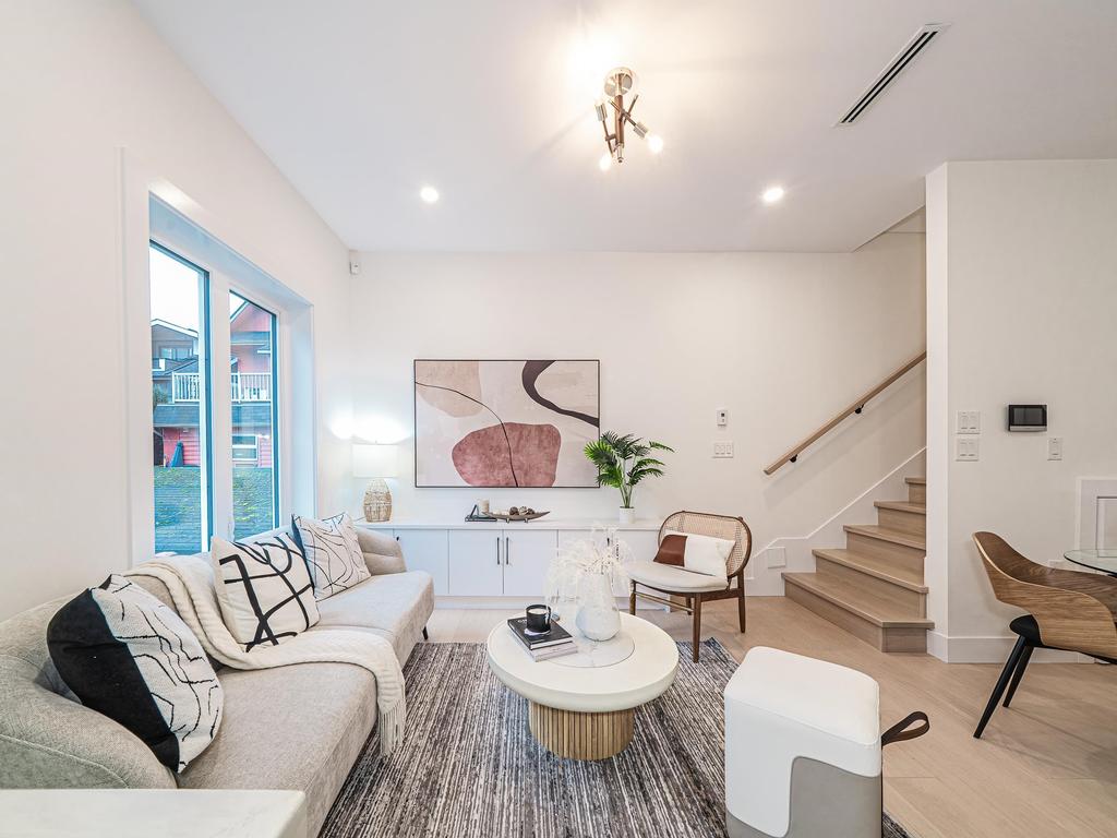 Listing Image for R3110649