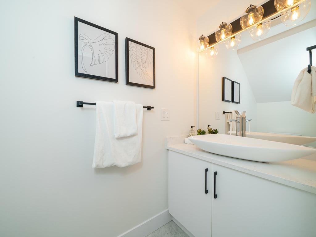 Listing Image for R3110649