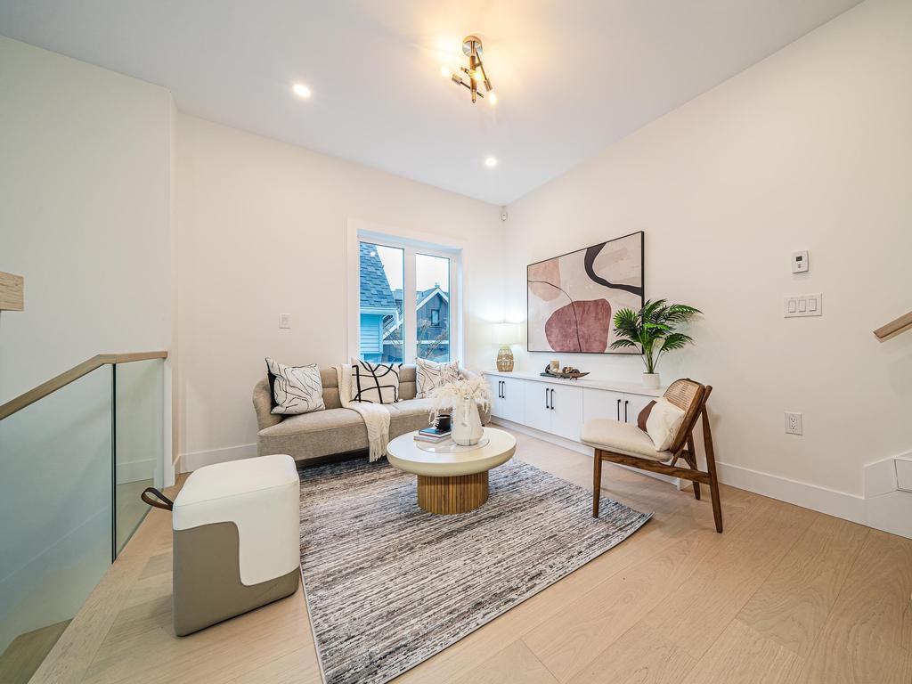 Listing Image for R3110649