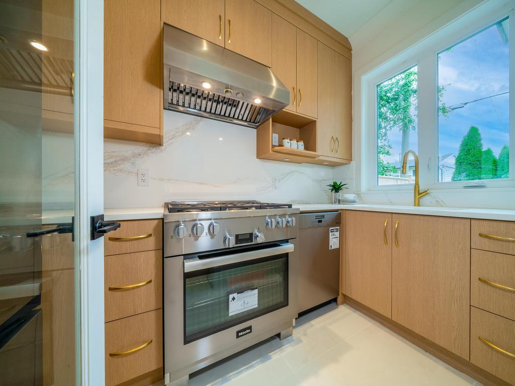 Listing Image for R3110657