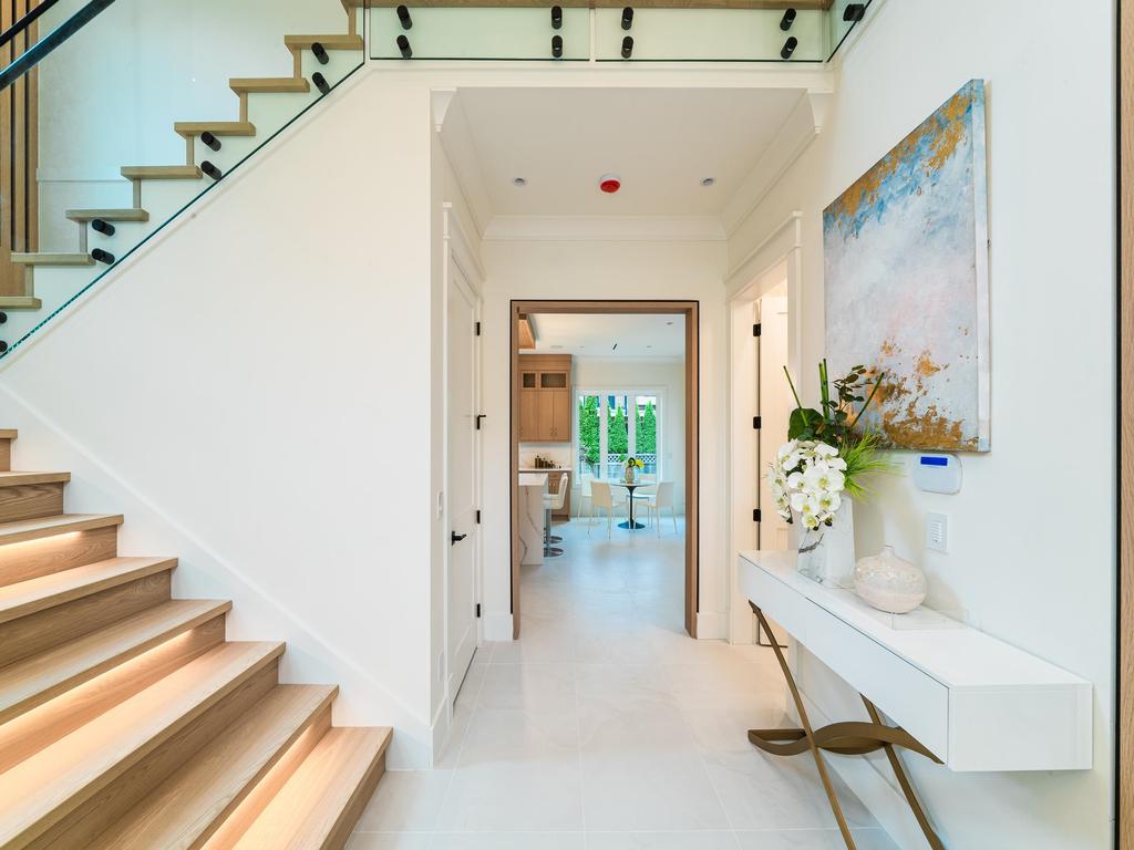 Listing Image for R3110657