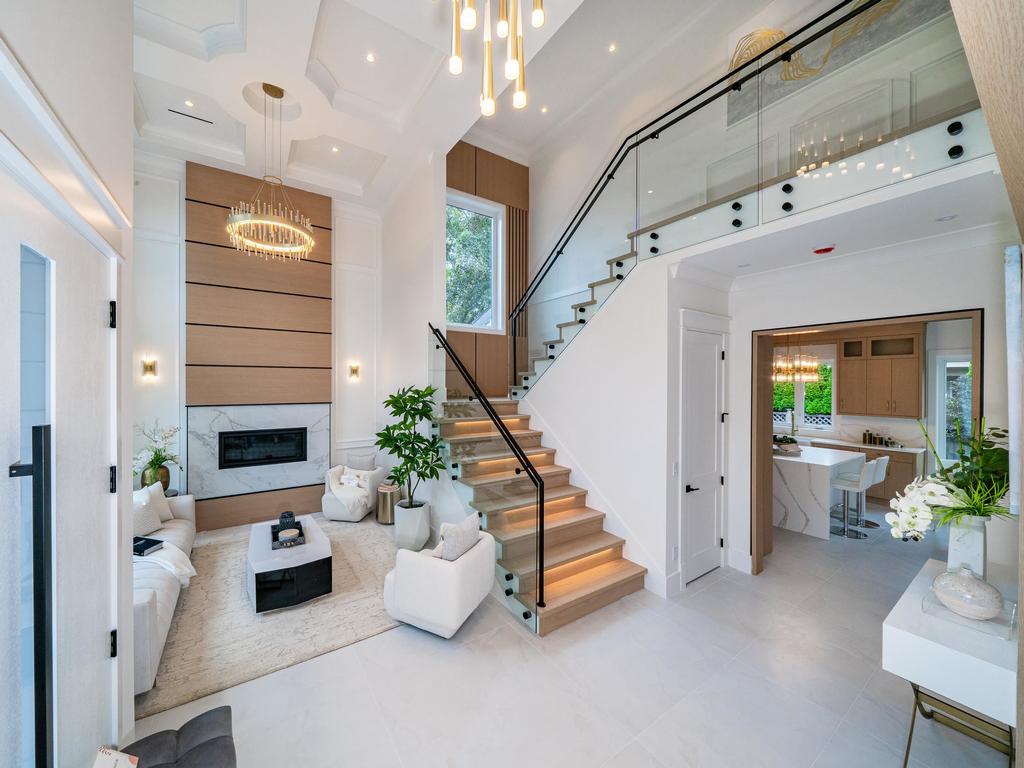 Listing Image for R3110657