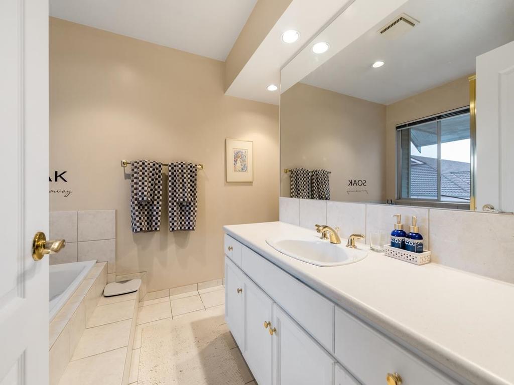 Listing Image for R3110672