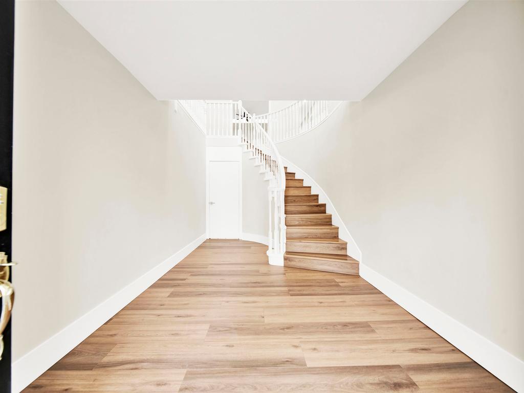 Listing Image for R3110677