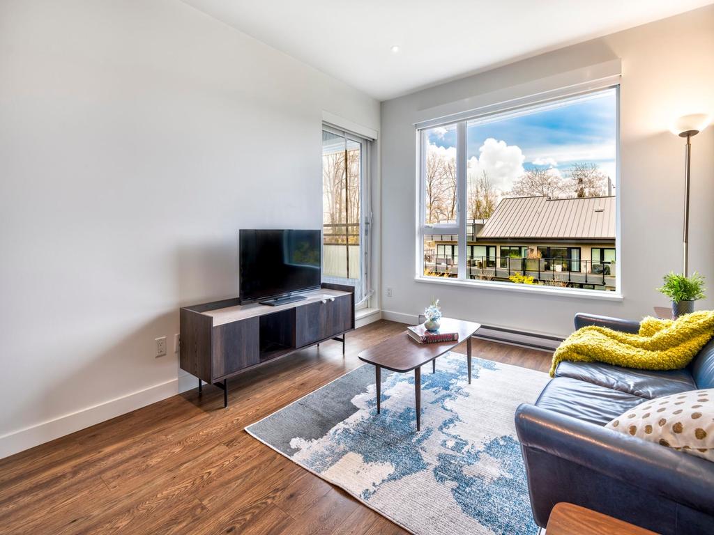 Listing Image for R3110700