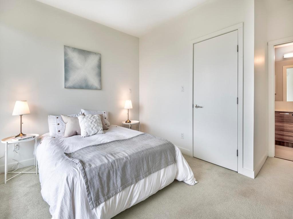 Listing Image for R3110700