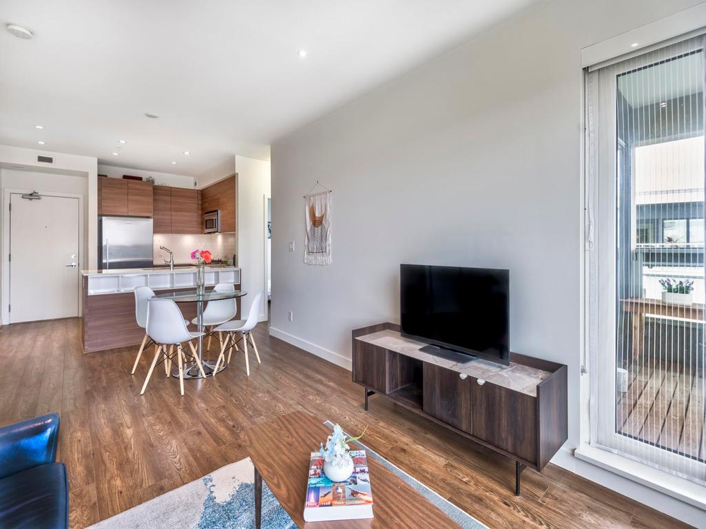 Listing Image for R3110700