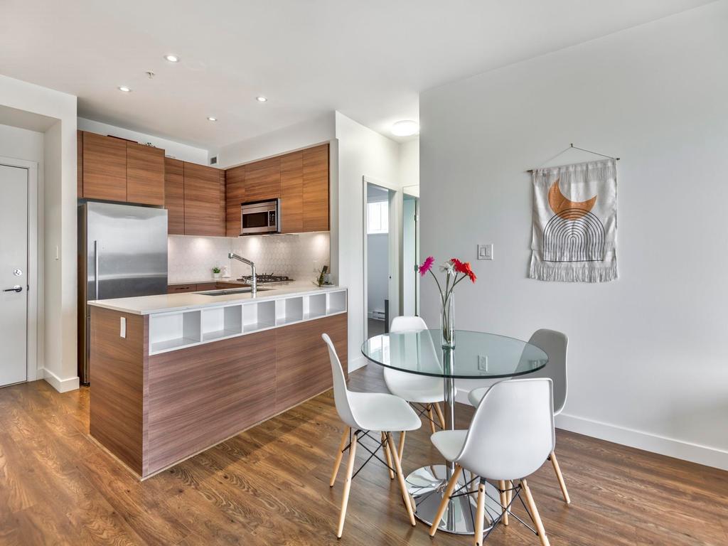 Listing Image for R3110700