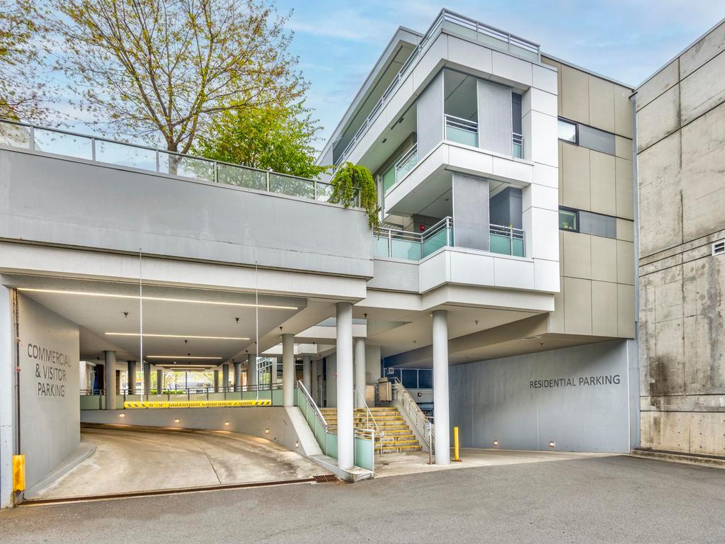 Listing Image for R3110700