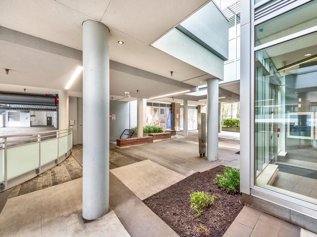 Listing Image for R3110700