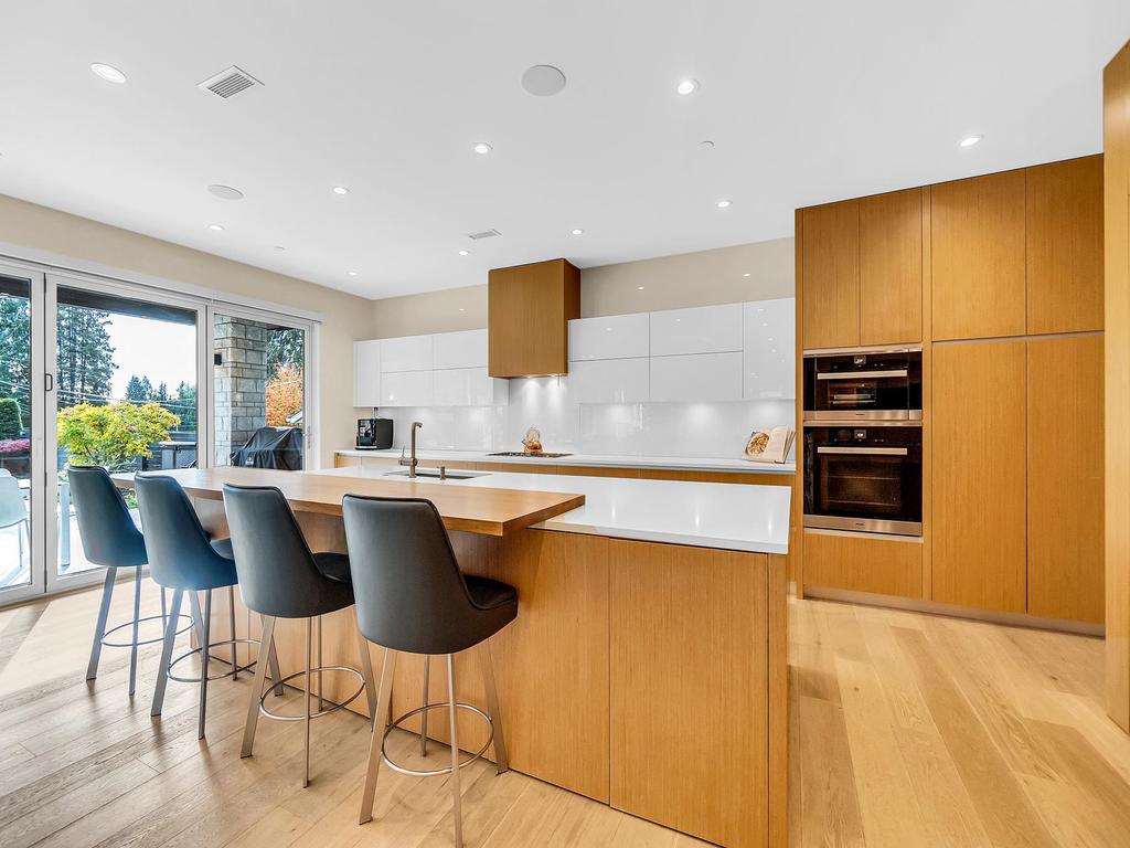 Listing Image for R3110702