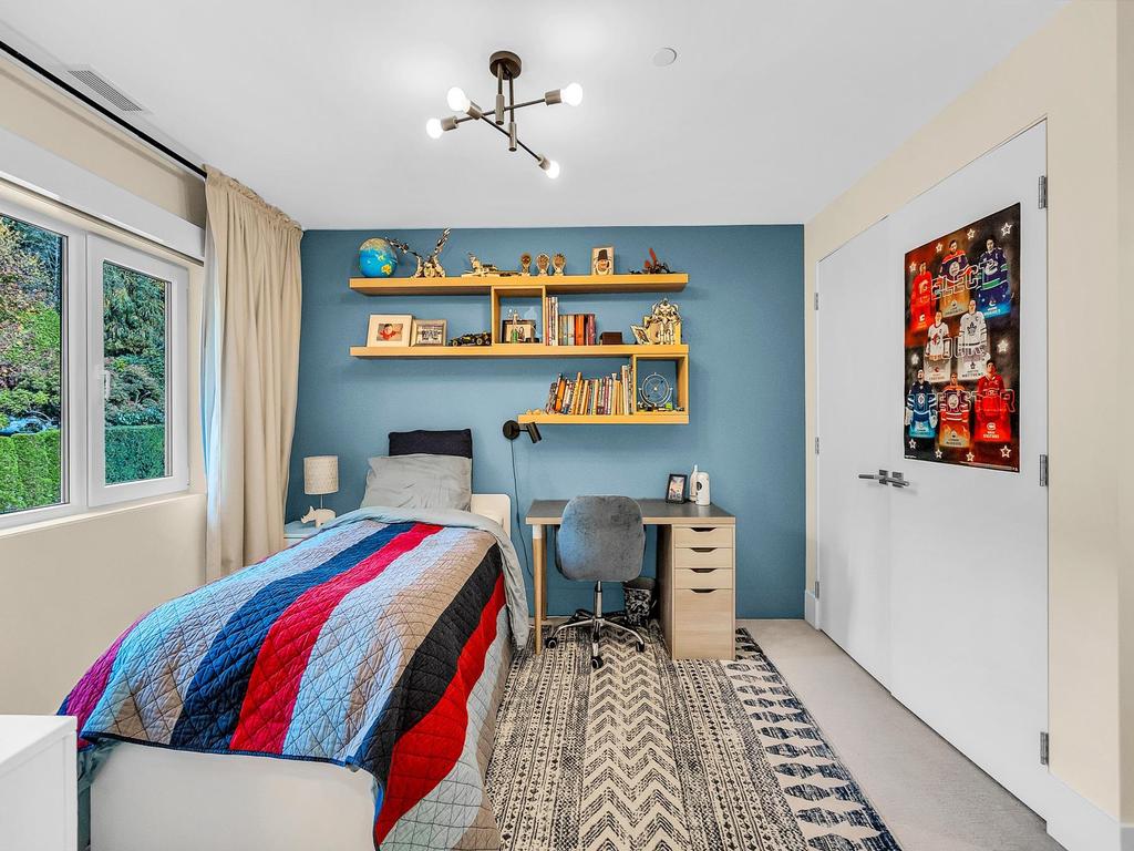 Listing Image for R3110702