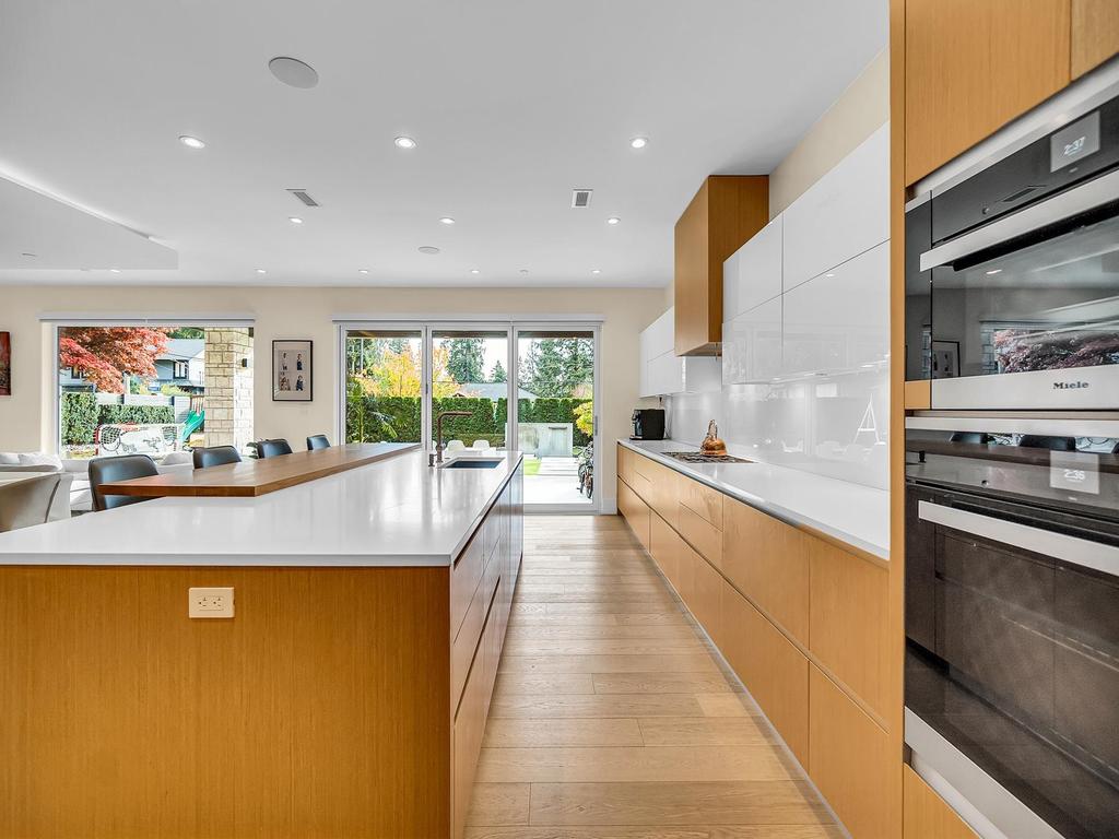 Listing Image for R3110702