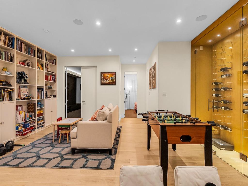 Listing Image for R3110702