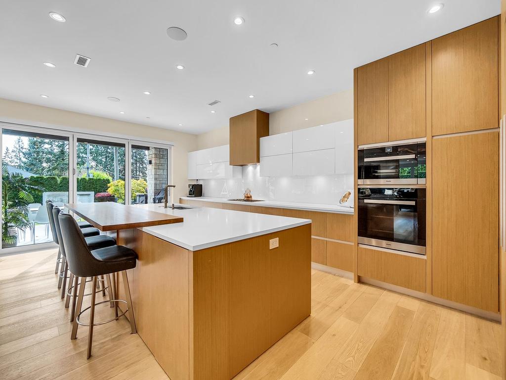 Listing Image for R3110702