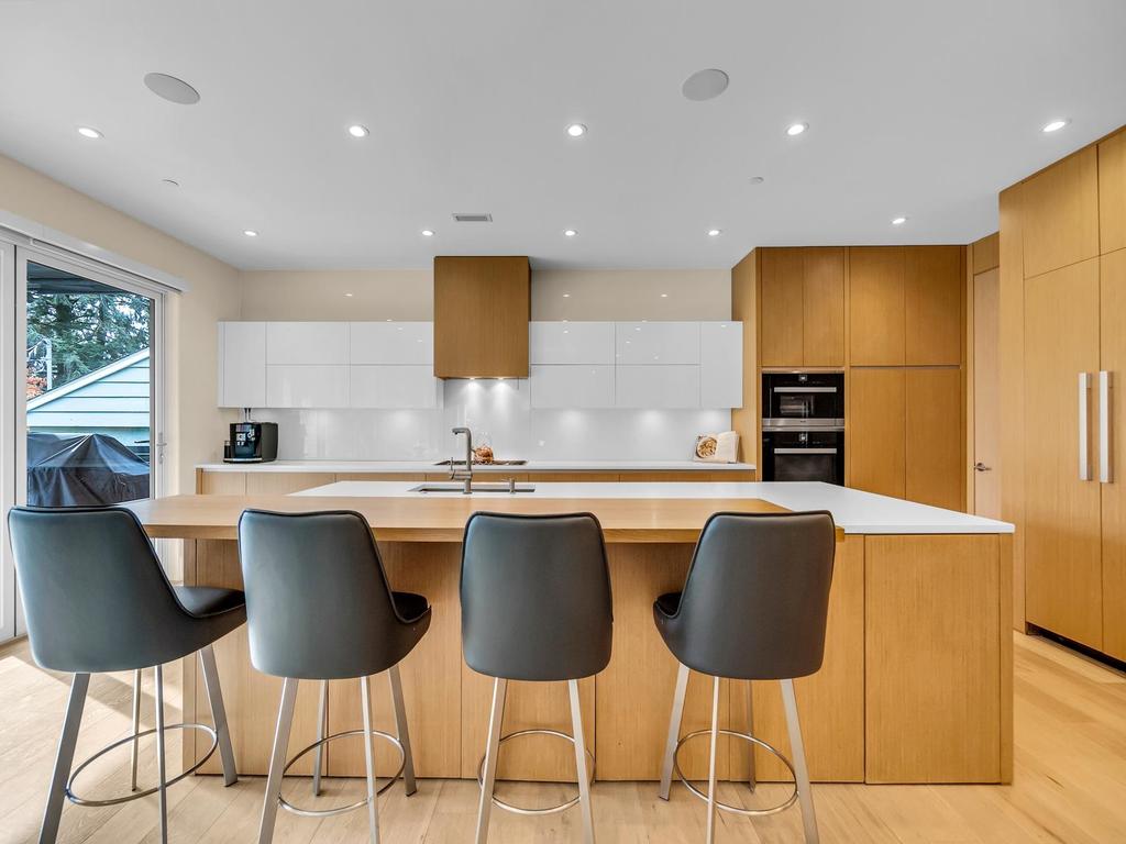 Listing Image for R3110702