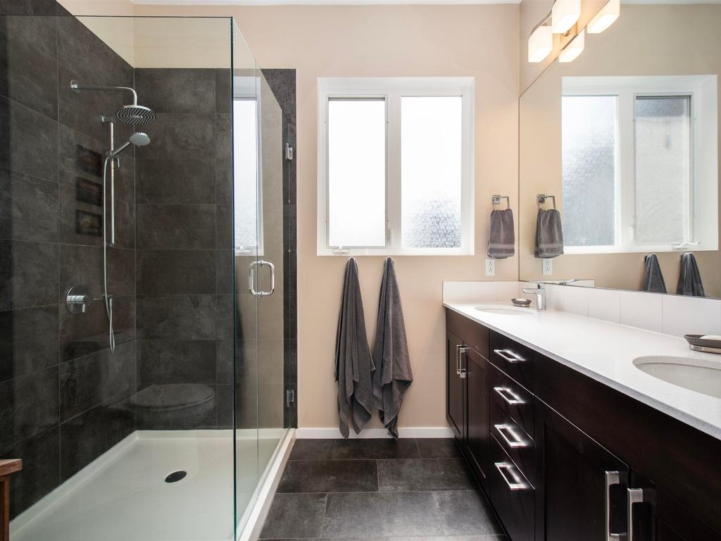 Listing Image for R3110704