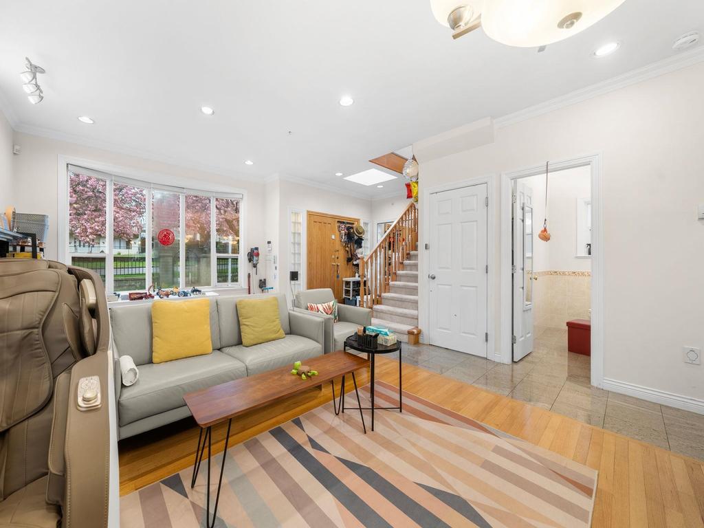 Listing Image for R3110713