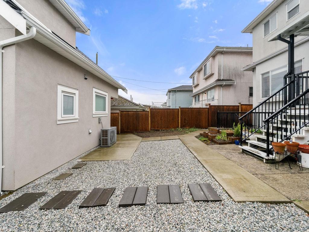 Listing Image for R3110713