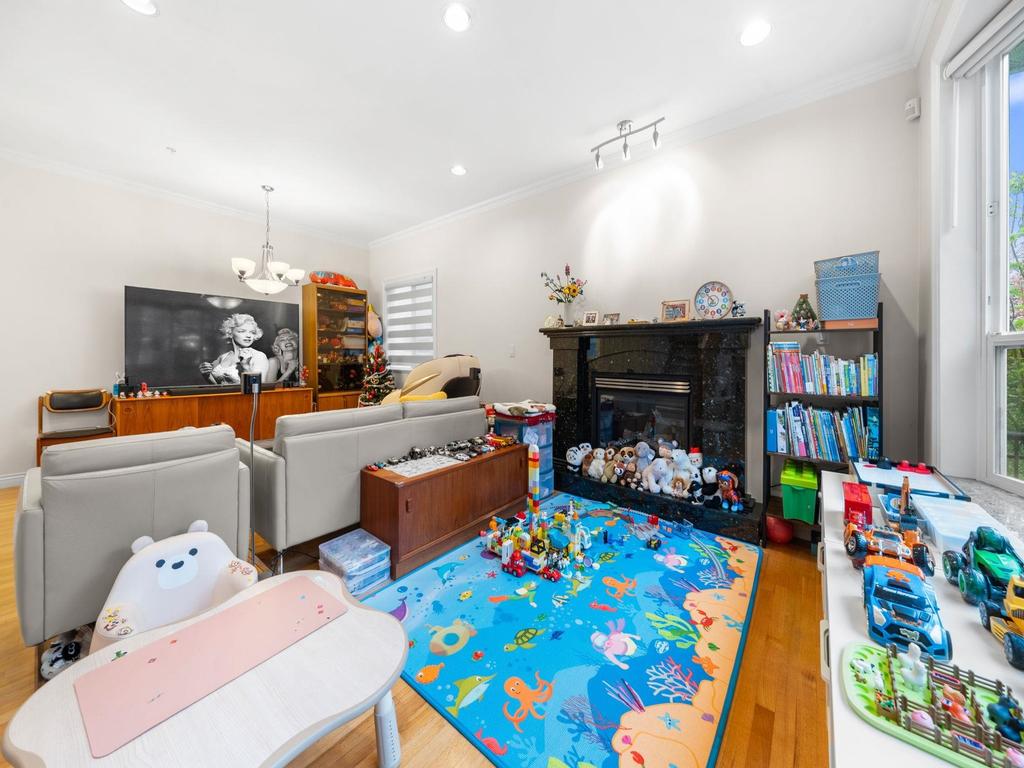 Listing Image for R3110713