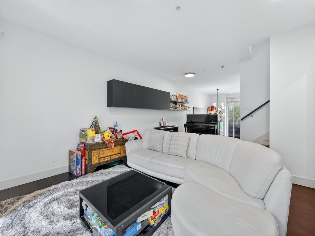 Listing Image for R3110715