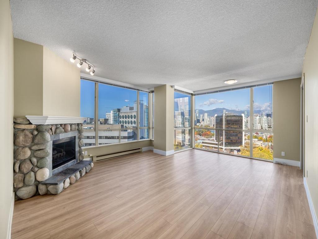 Listing Image for R3110740