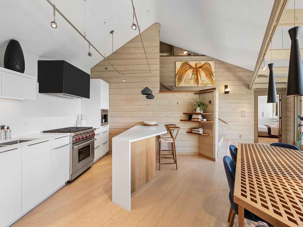 Listing Image for R3110742