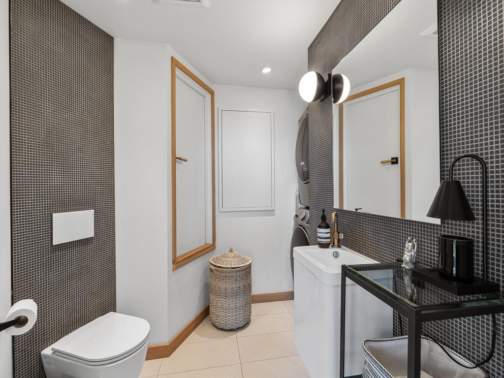 Listing Image for R3110742