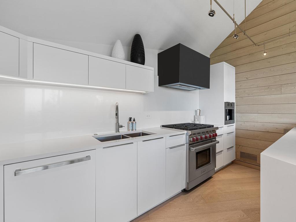 Listing Image for R3110742