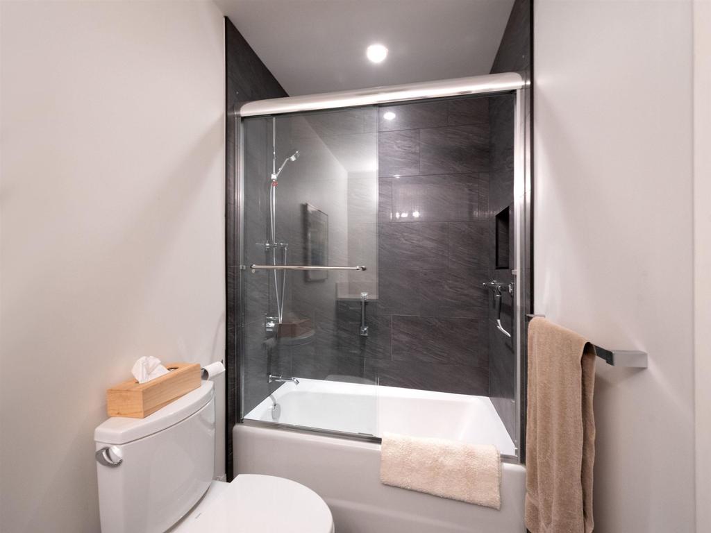 Listing Image for R3110763