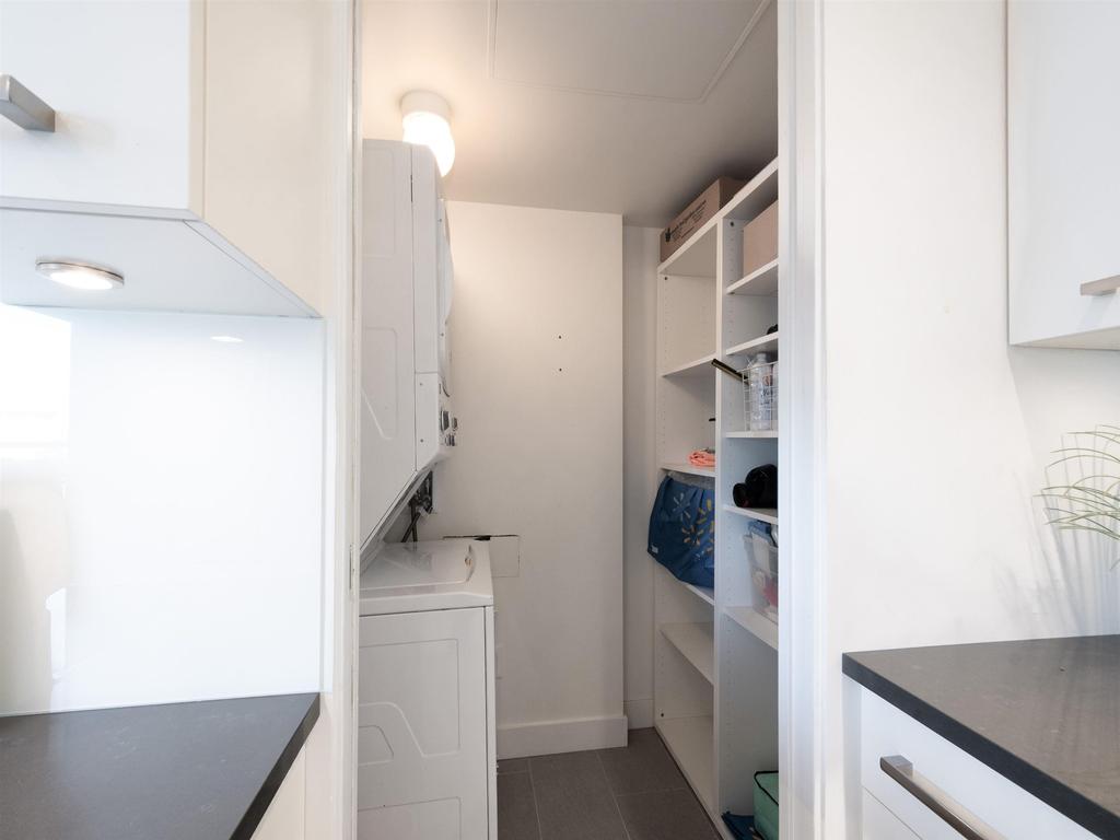 Listing Image for R3110763