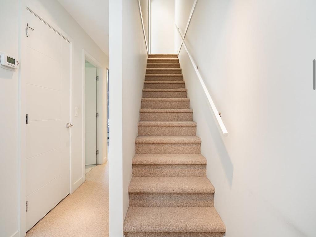 Listing Image for R3110766