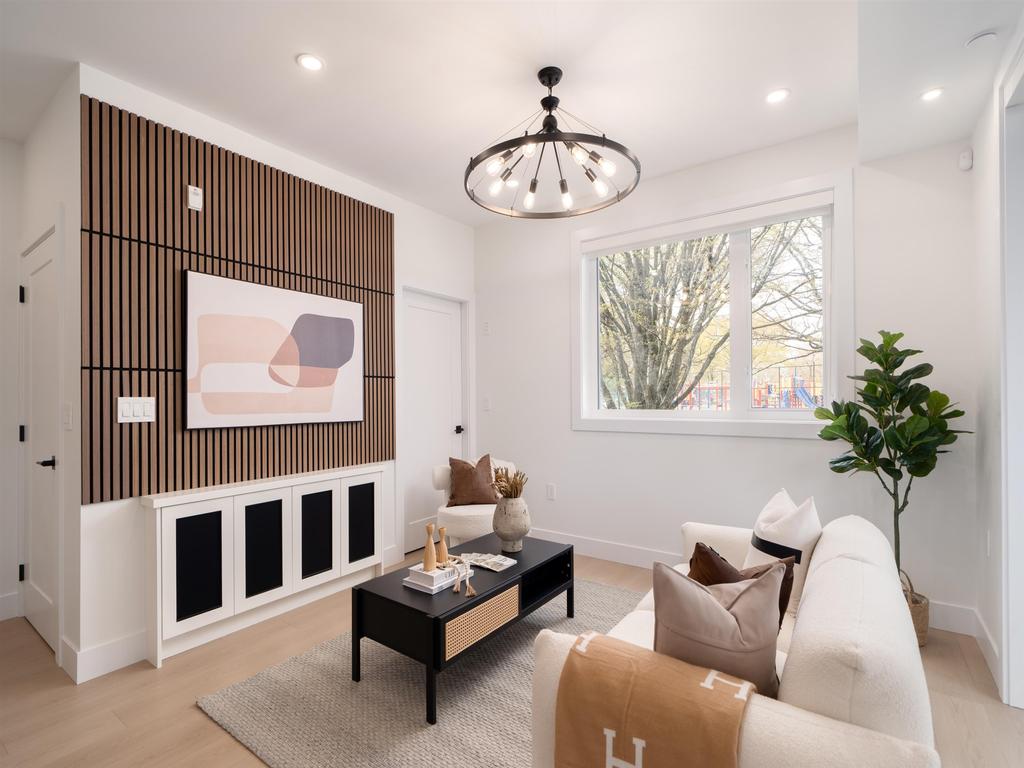 Listing Image for R3110785