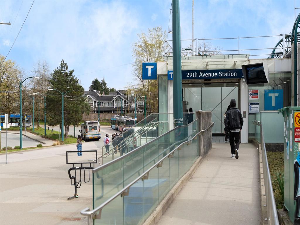 Listing Image for R3110785