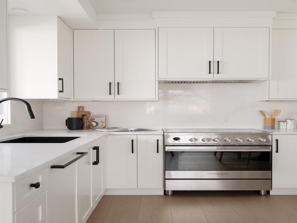 Listing Image for R3110785