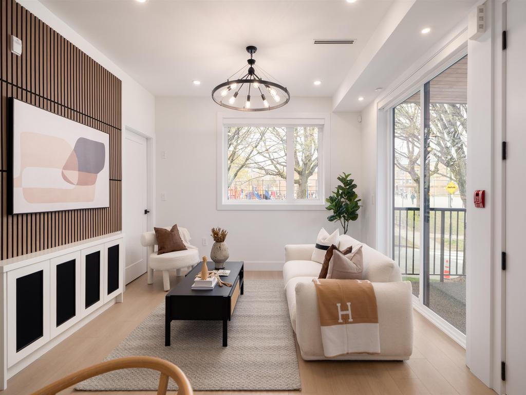 Listing Image for R3110785