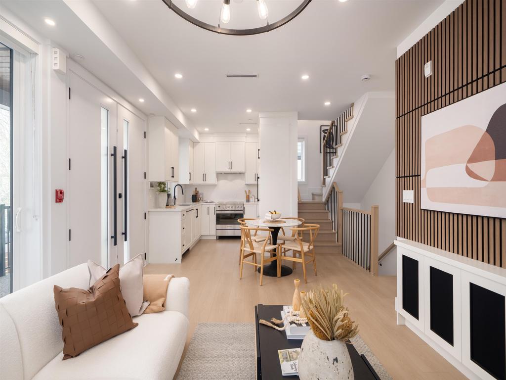 Listing Image for R3110785