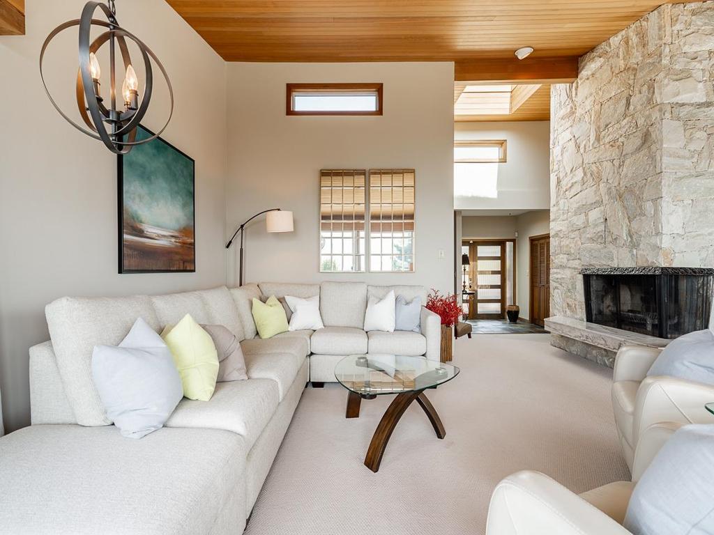 Listing Image for R3110786