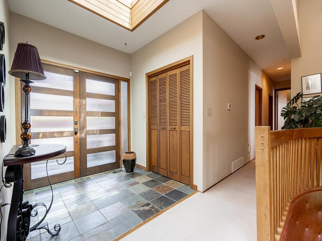 Listing Image for R3110786