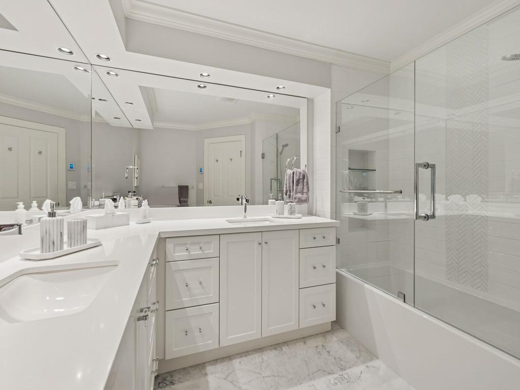 Listing Image for R3110790