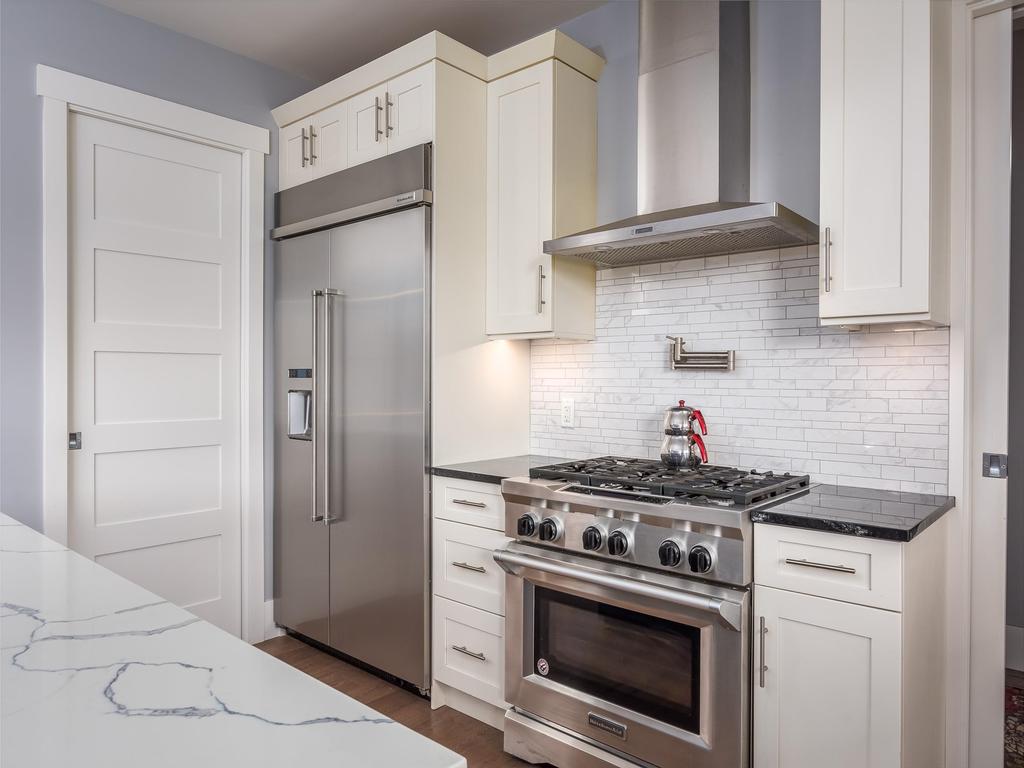 Listing Image for R3110801