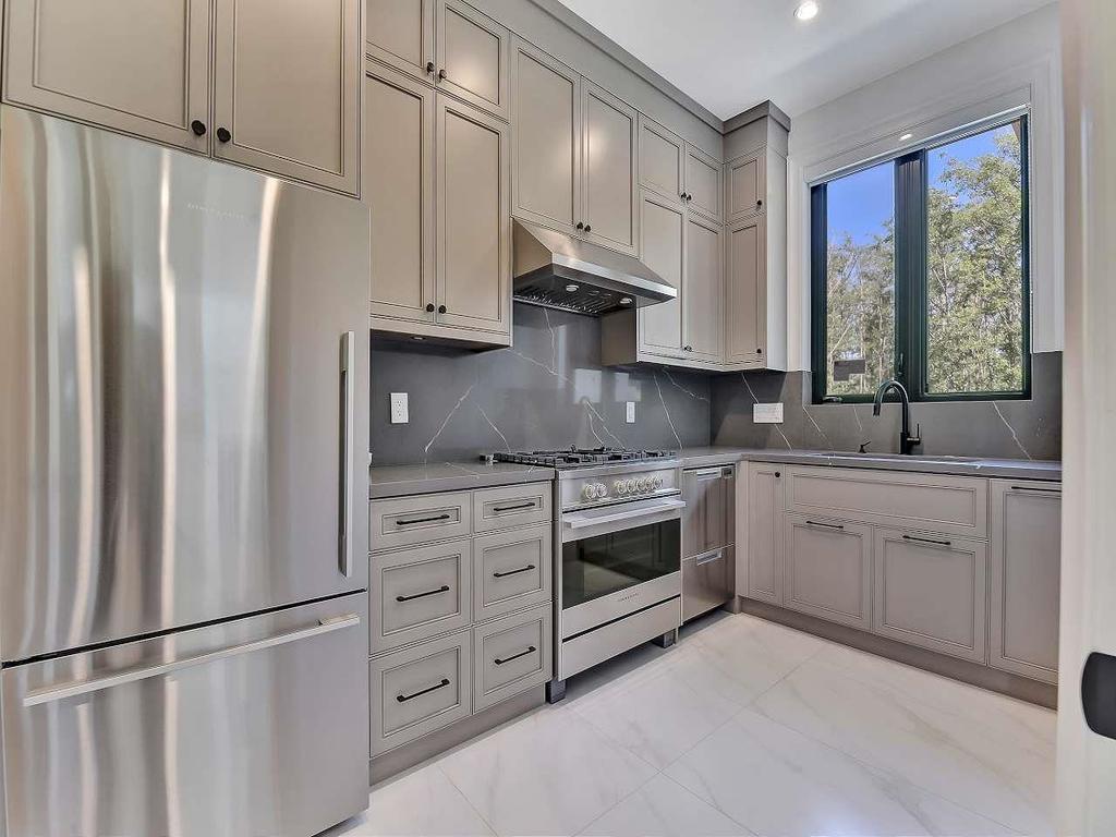 Listing Image for R3110805