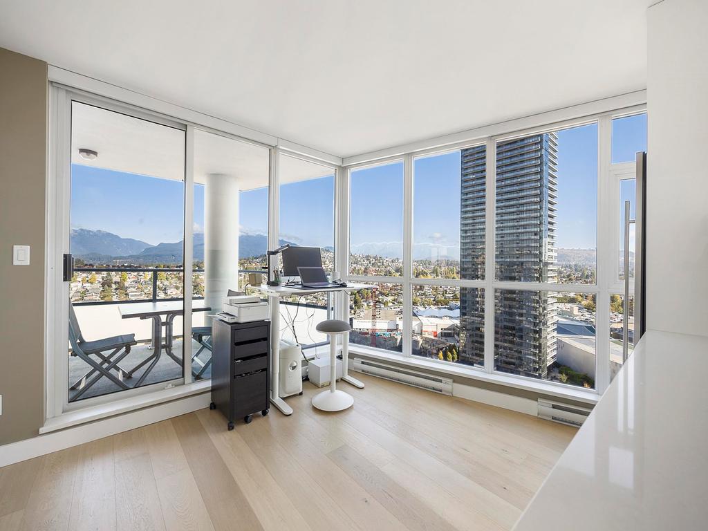 Listing Image for R3110828