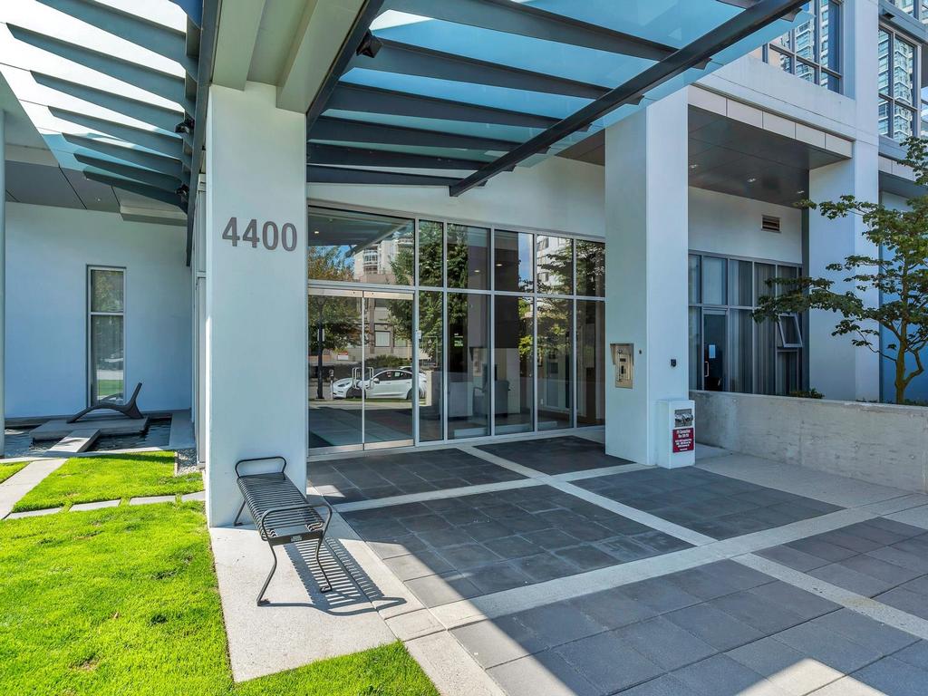 Listing Image for R3110828